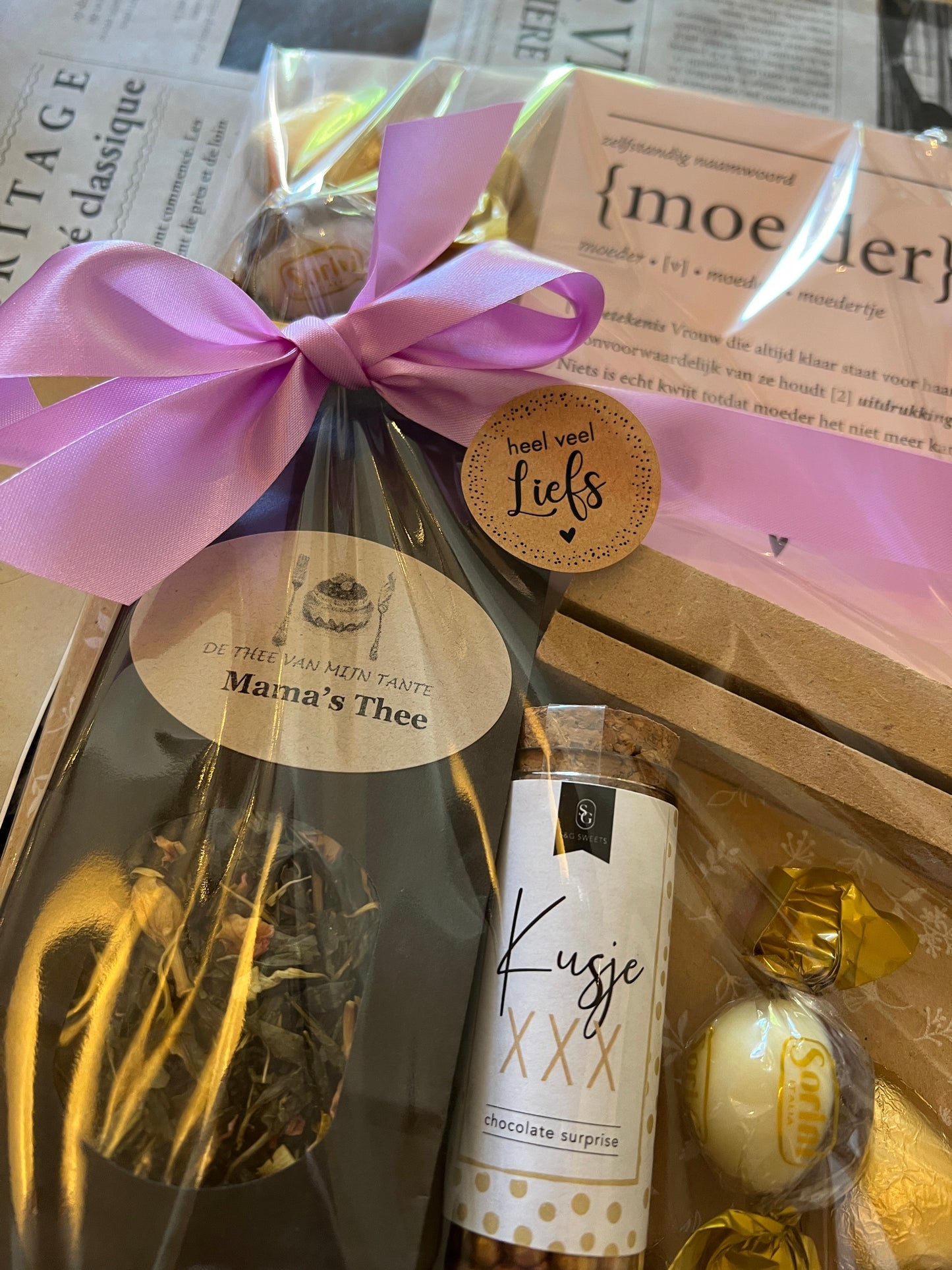 Moederdag theepakket met mama's thee en chocolade