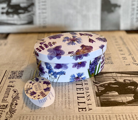 Purple Flower Tin met  vanilla fudge